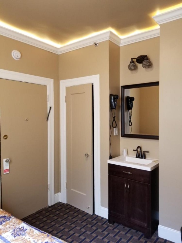 Twin Peaks Hotel image 24