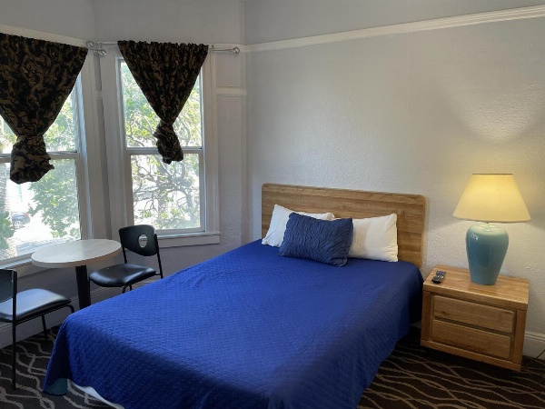 Twin Peaks Hotel image 5